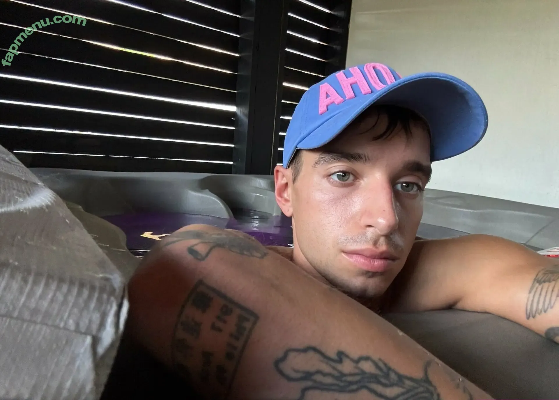 jamesluckysz nude photo #0024 (jamesluckysz)