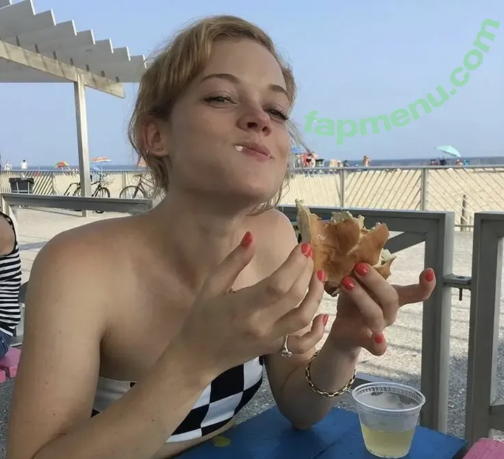 Jane Levy nude photo #0208 (janeclevy / jcolburnlevy)