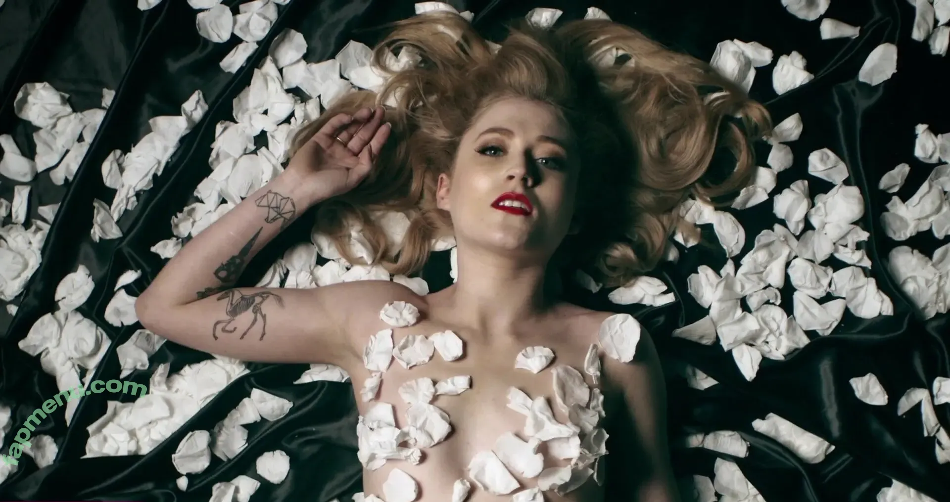 janetdevlin nude photo #0002 (janetdevlin)