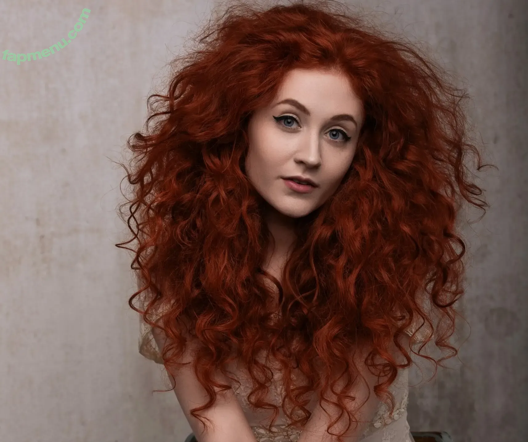 janetdevlin nude photo #0008 (janetdevlin)