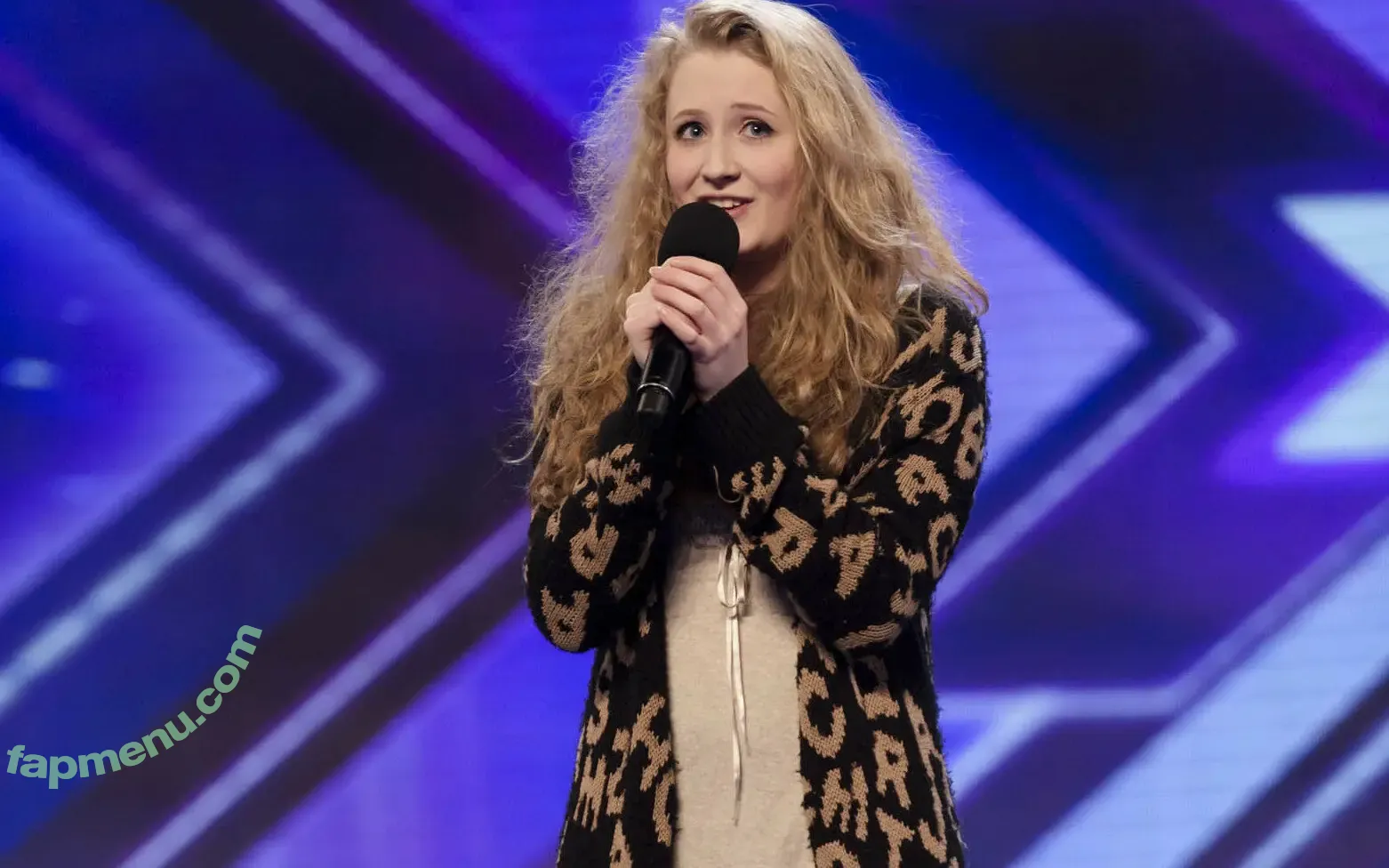 janetdevlin nude photo #0010 (janetdevlin)