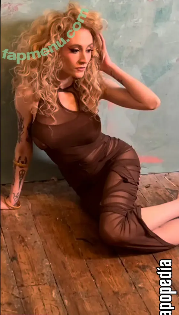 janetdevlin nude photo #0018 (janetdevlin)