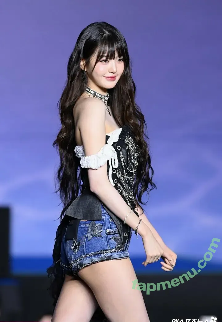 Jang Won-young nude photo #2076 (for_everyoung10 / 장원영 WONYOUNG)
