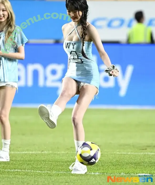 Jang Won-young nude photo #2275 (for_everyoung10 / 장원영 WONYOUNG)
