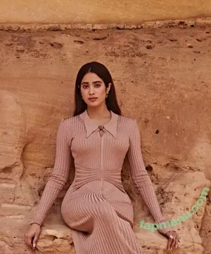 Janhvi Kapoor / janhvikapoor / janhvikapoorr nude photo #0230