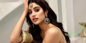 Janhvi Kapoor / janhvikapoor / janhvikapoorr nude photo #0251
