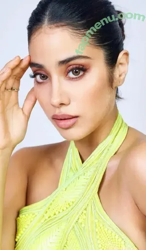 Janhvi Kapoor / janhvikapoor / janhvikapoorr nude photo #0259