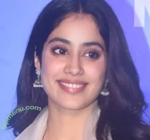 Janhvi Kapoor / janhvikapoor / janhvikapoorr nude photo #0261