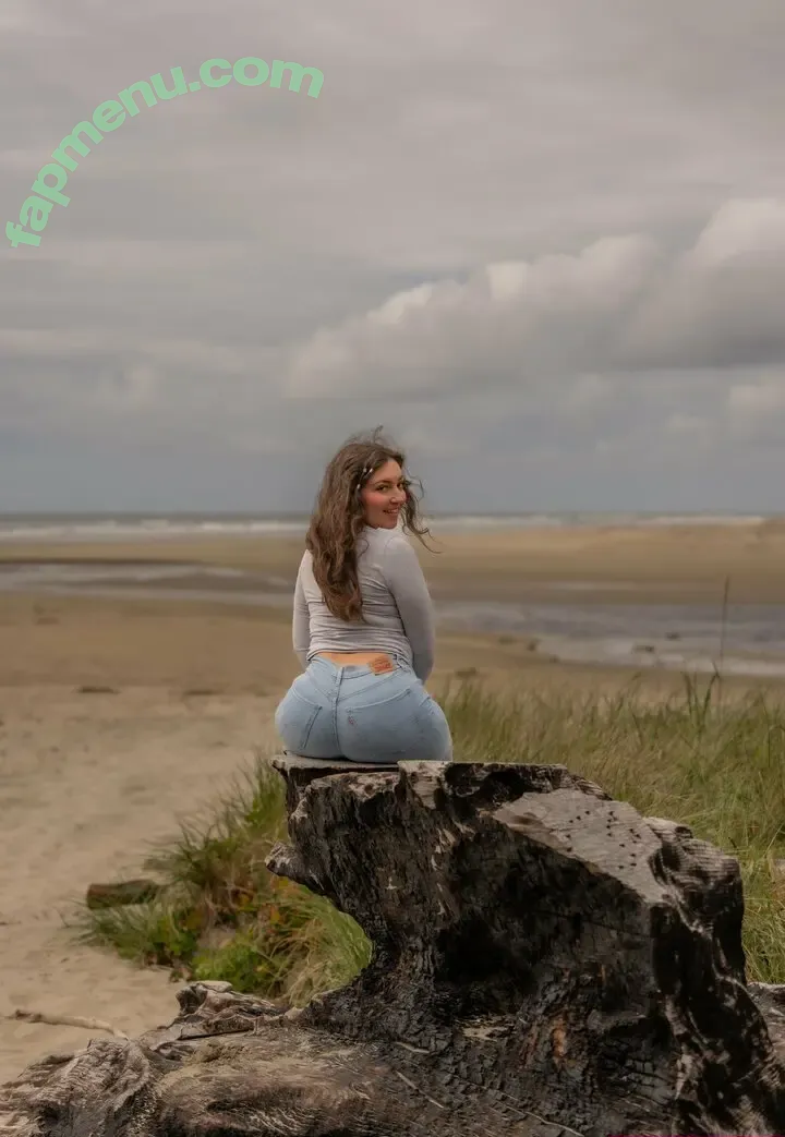 janie.fit nude photo #0014 (janie.fit)