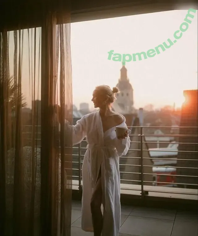 Janin Ullmann nude photo #0076 (janinullmann)
