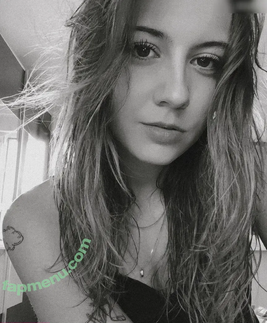 Janina Hille nude photo #0031 (itzjaninaa / janinahi)