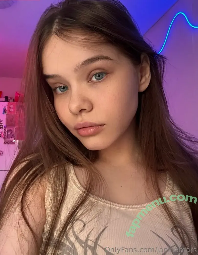 janinamars nude photo #0017 (die.janinamars)