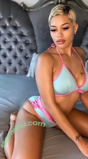  nude photo #0007