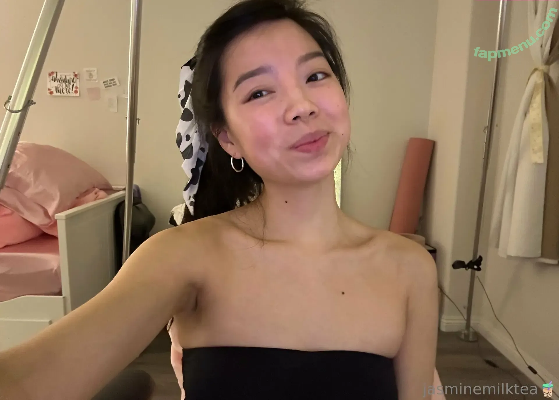 jasminemilktea nude photo #0011 (xchrissah)