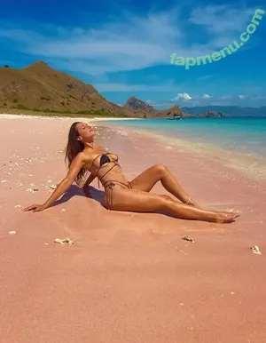  nude photo #0001