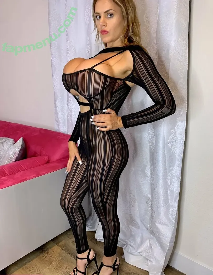 jazmyneday nude photo #0003 (jazmyneday)