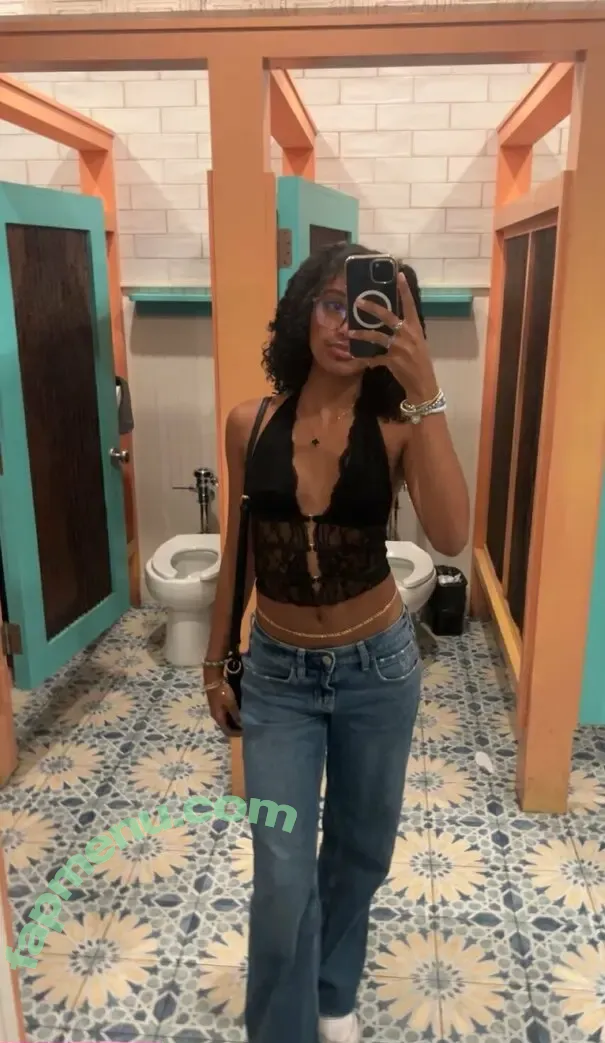 jazzylilyy nude photo #0002 (jaslillyy)