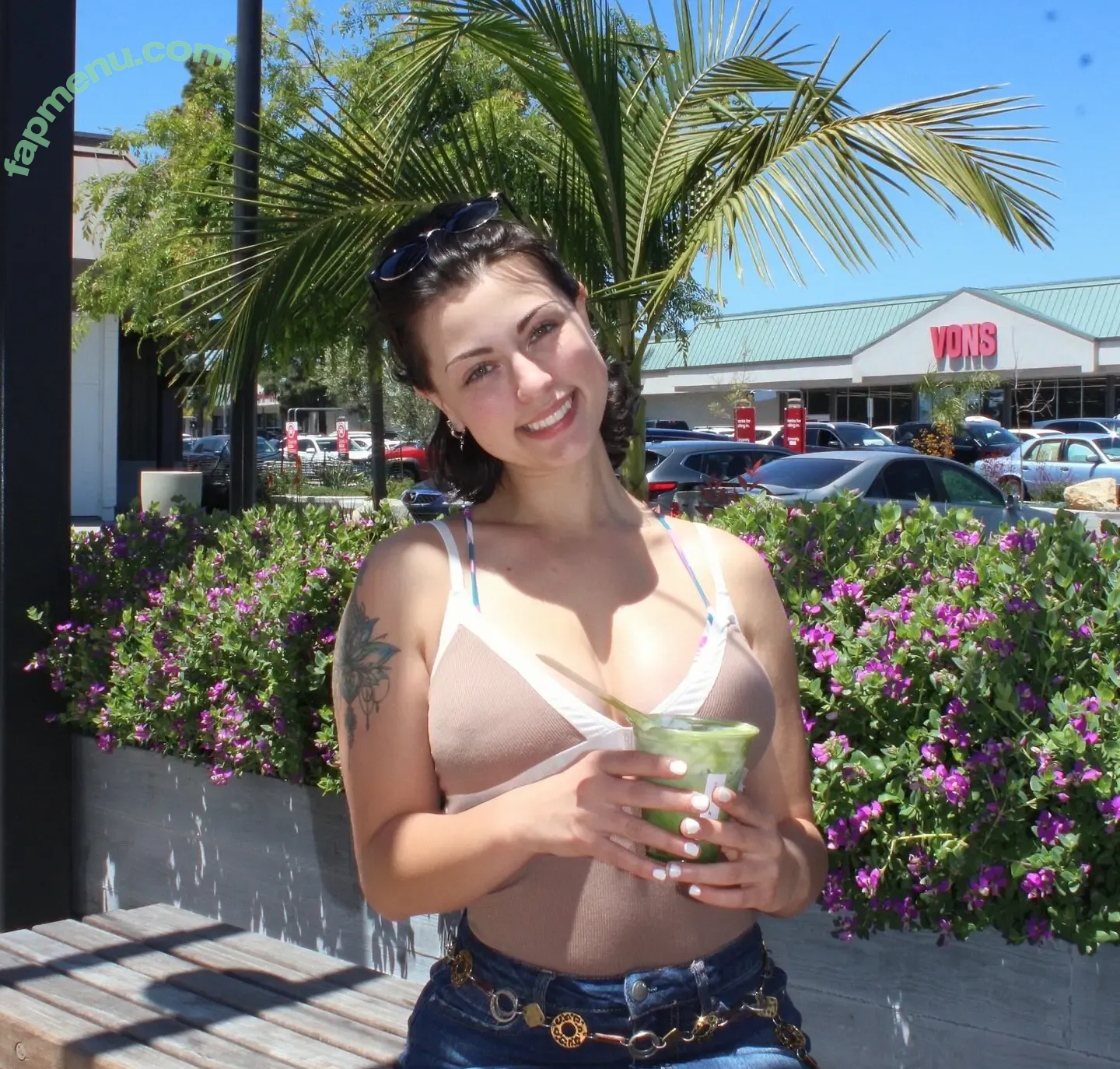 Jellyy_Bree nude photo #0054 (JellyBre / jellybby / jellybree)