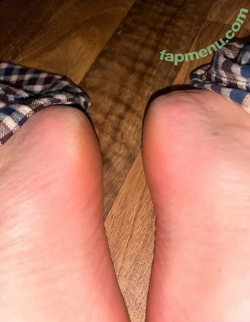 jemsbigfeet nude photo #0017 (jemsbigfeet)