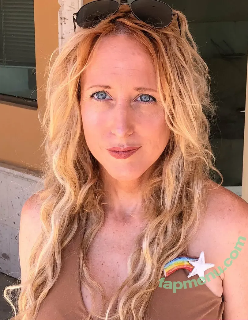 jenelleaubade nude photo #0004 (jenelleaubade)