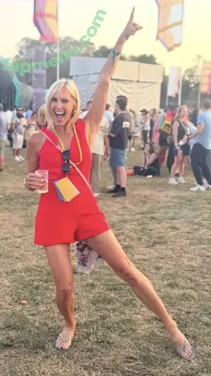 Jenni Falconer / jennifalconer nude photo #0268