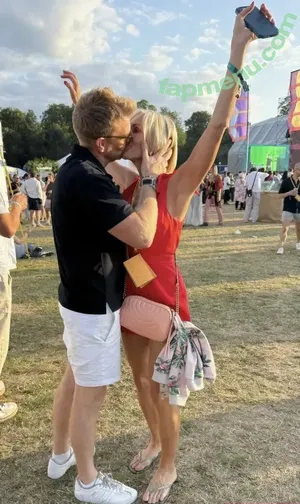 Jenni Falconer / jennifalconer nude photo #0272