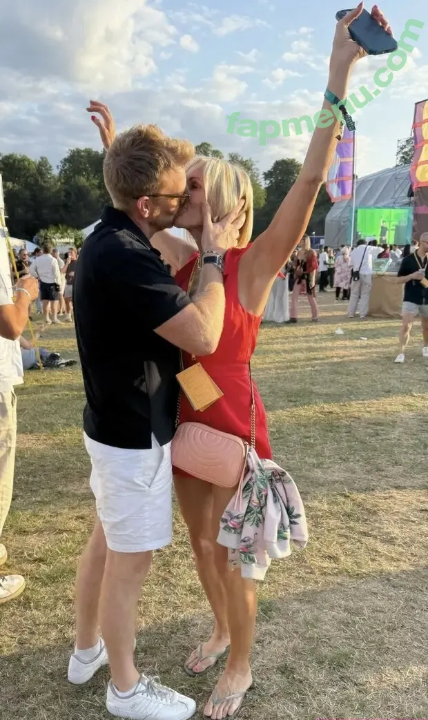 Jenni Falconer nude photo #0272 (jennifalconer)