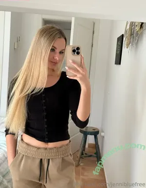 jennibluefree / fonsblue nude photo #0002