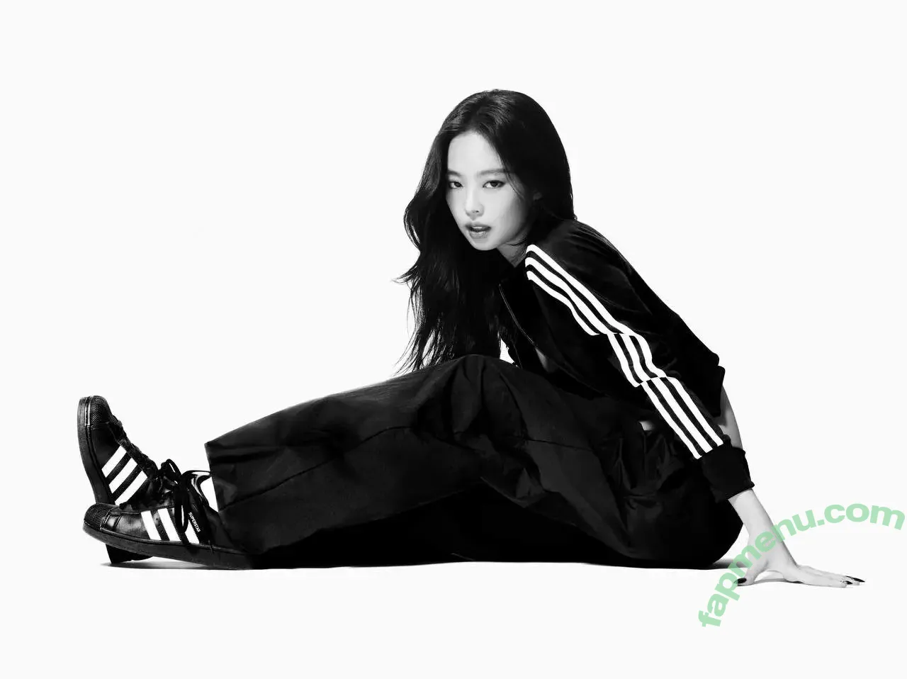 Jennie | BLΛƆKPIИK nude photo #2868 (Blackpink / jennierubyjane / sheflieshigh)