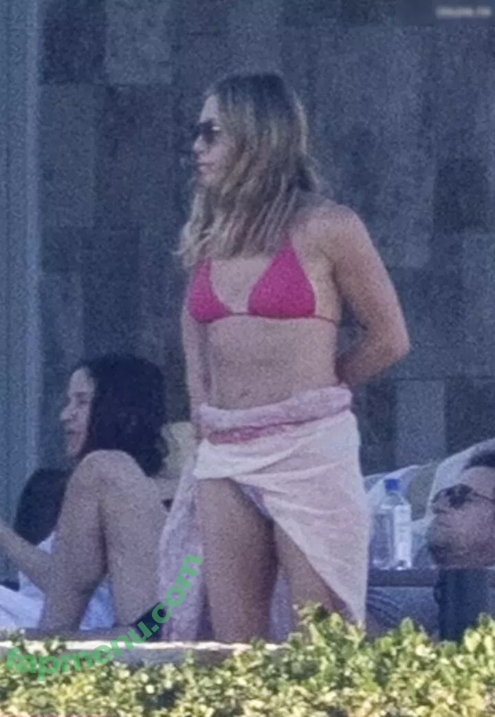 Jennifer Aniston nude photo #1194 (jenniferaniston)