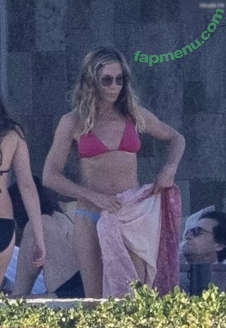 Jennifer Aniston nude photo #1197 (jenniferaniston)