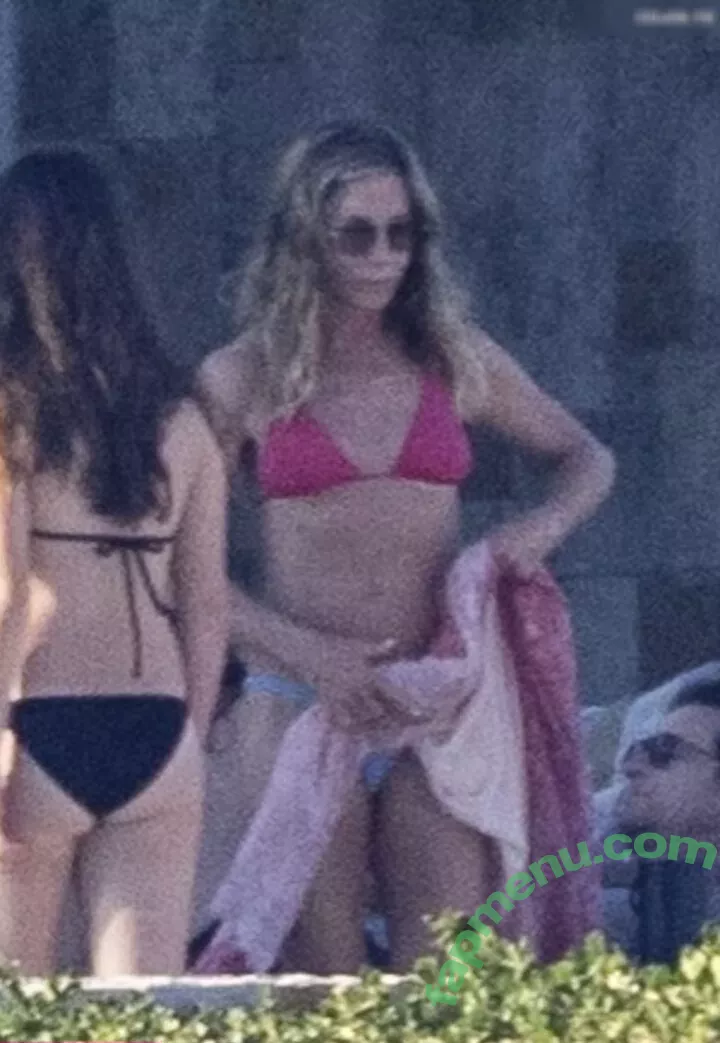 Jennifer Aniston nude photo #1198 (jenniferaniston)