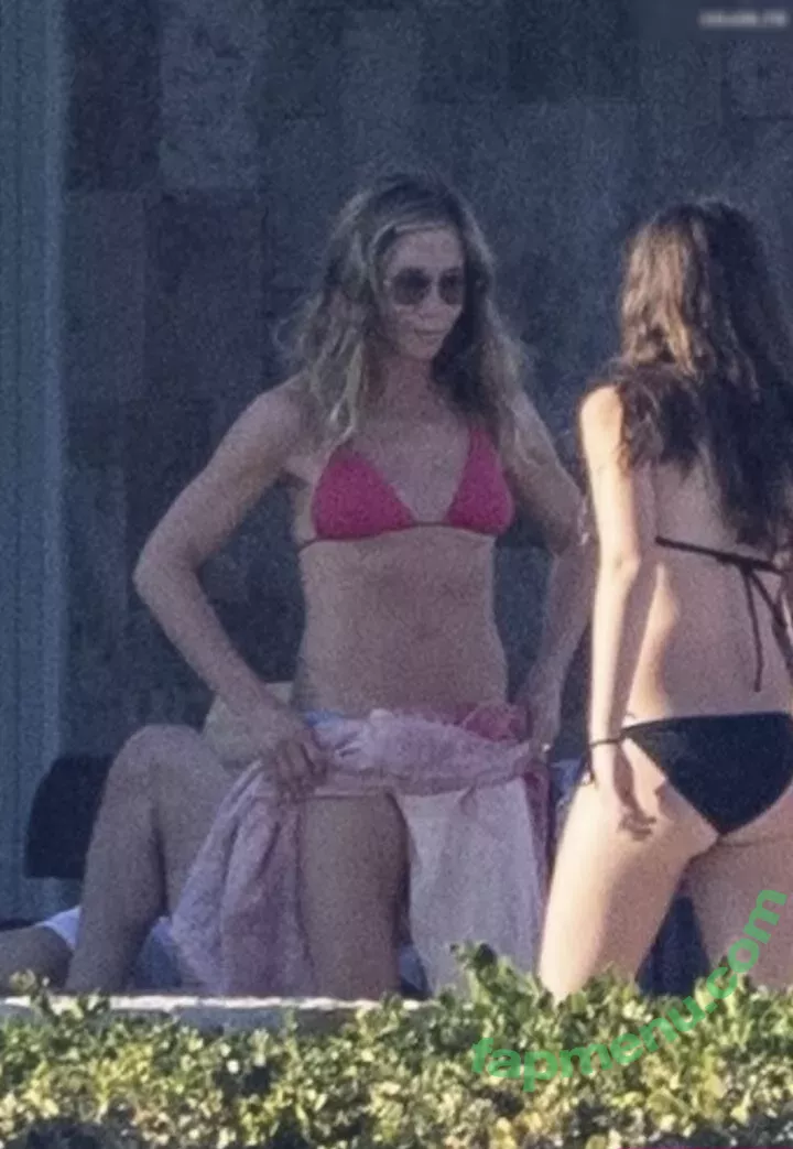 Jennifer Aniston nude photo #1199 (jenniferaniston)