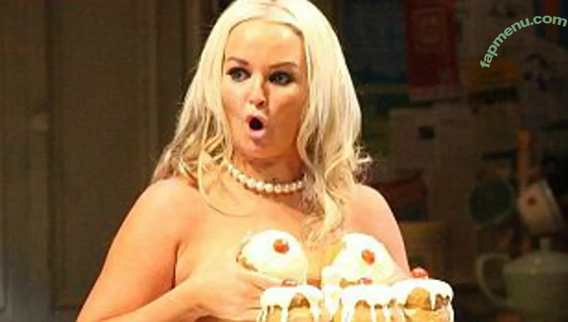 Jennifer Ellison nude photo #0091 (jenniferellisonjellistudios)