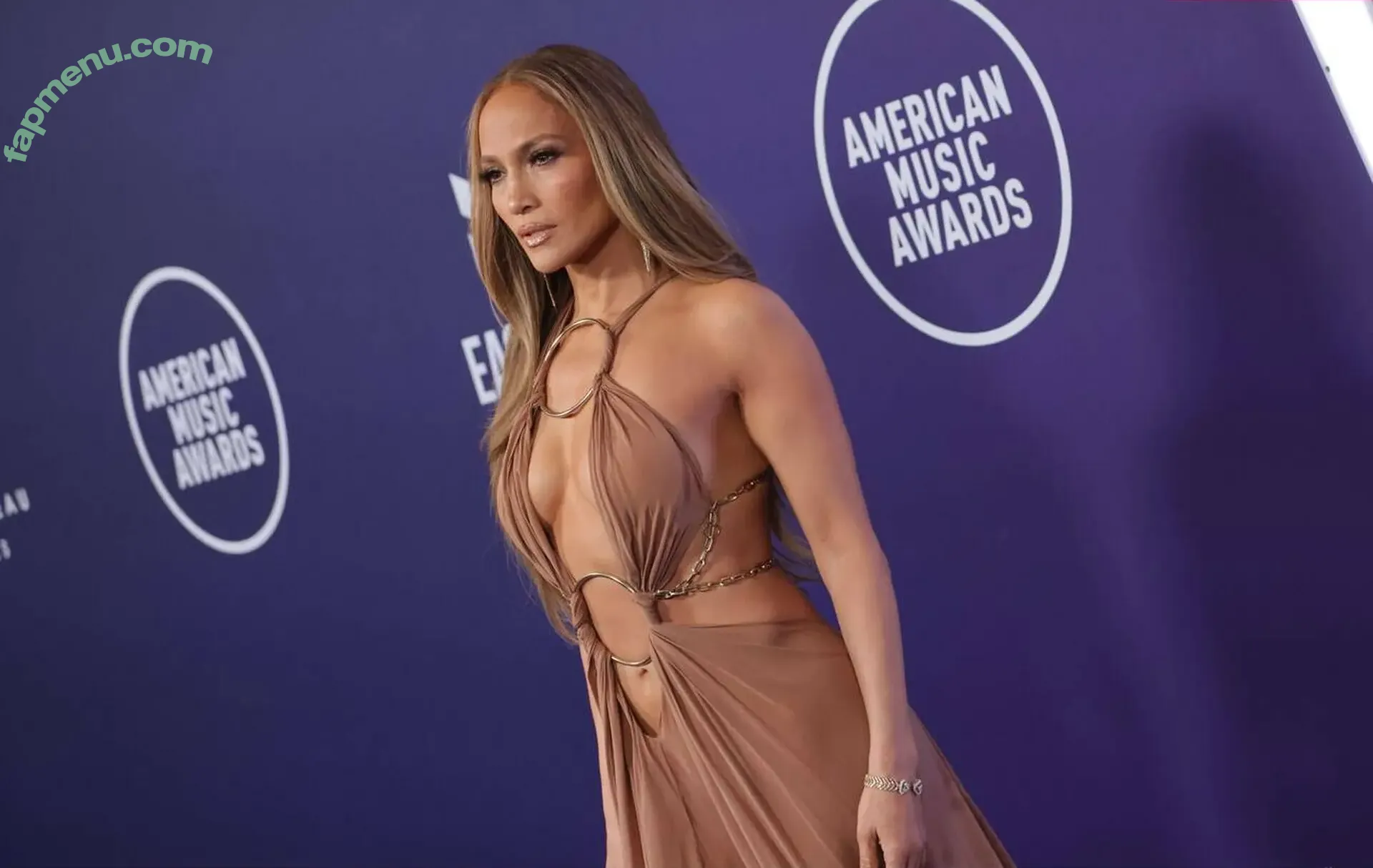 Jennifer Lopez nude photo #4702 (JLo / jennifer_jlo)
