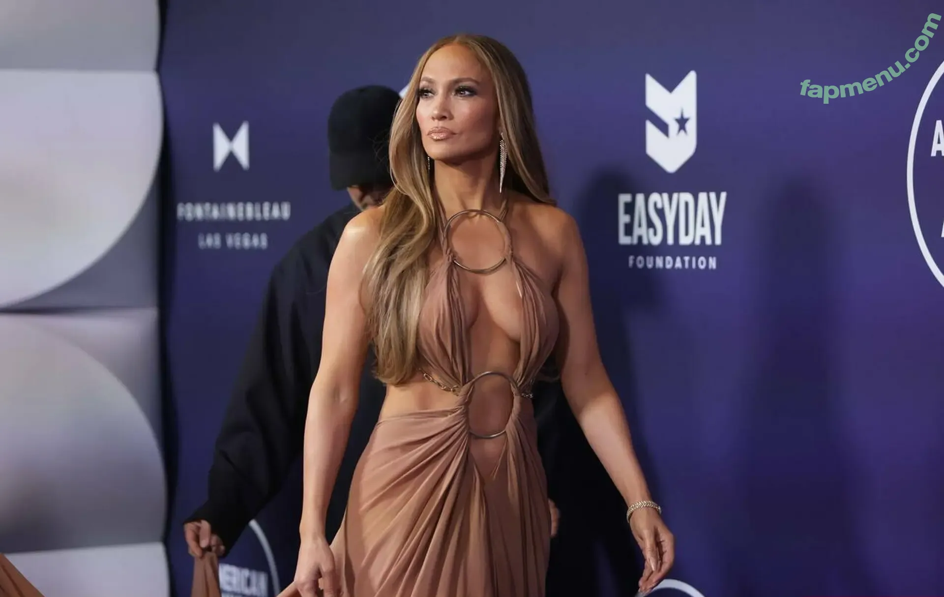 Jennifer Lopez nude photo #4704 (JLo / jennifer_jlo)