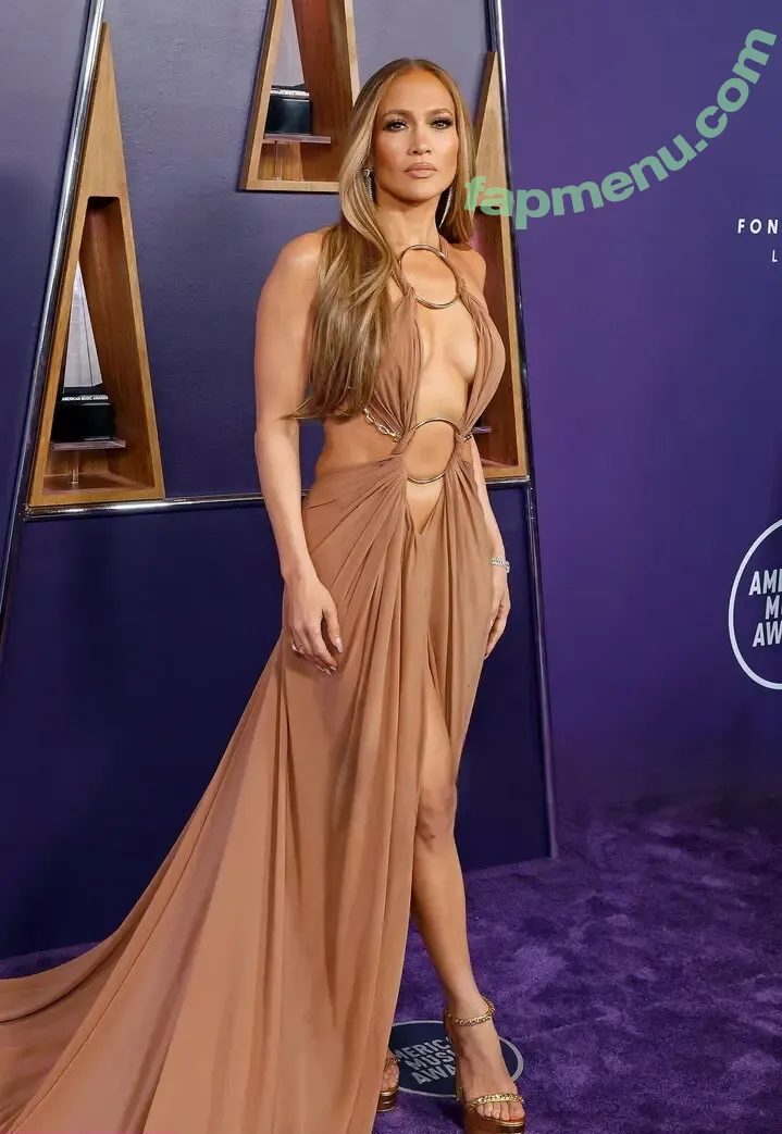 Jennifer Lopez nude photo #4713 (JLo / jennifer_jlo)