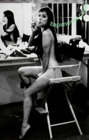 Jennifer Tilly / jennifertilly nude photo #0158