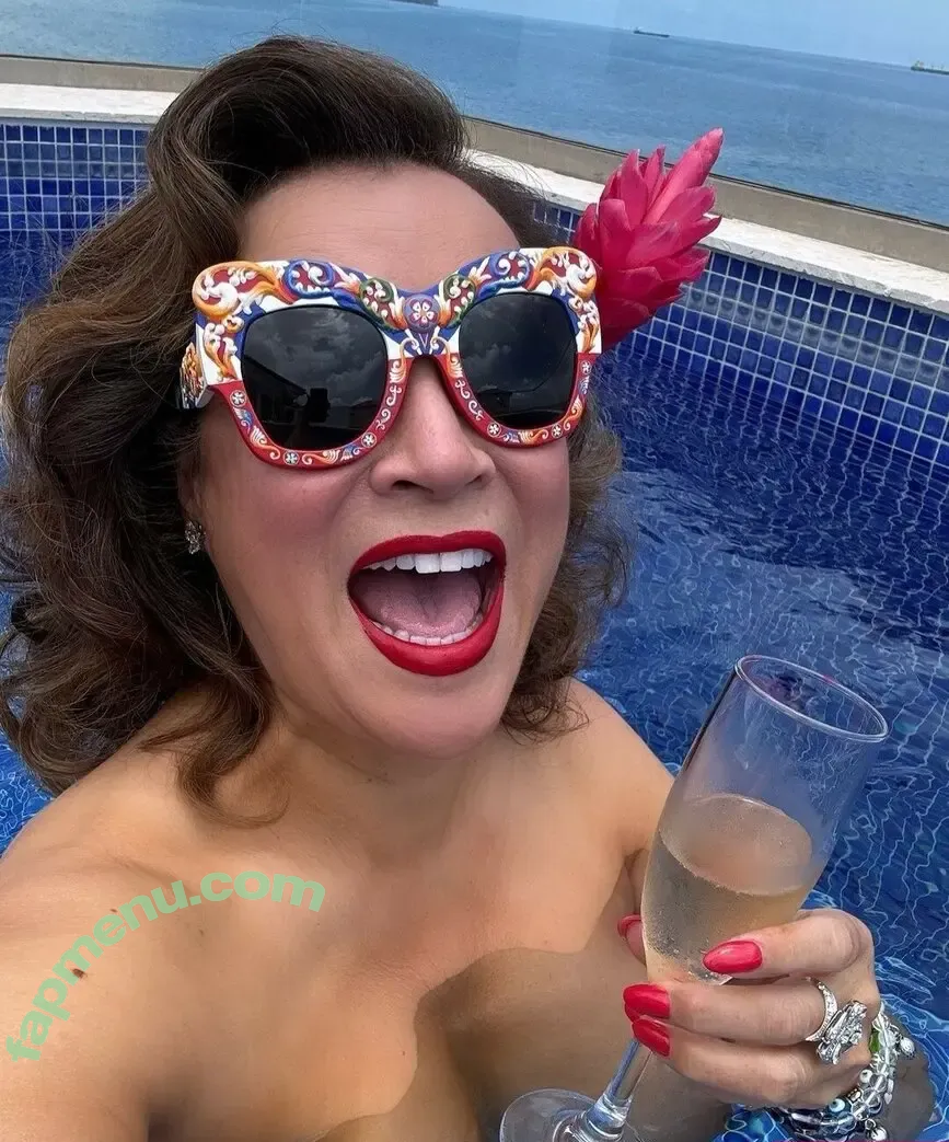 Jennifer Tilly nude photo #0003 (jennifertilly / tillyann)