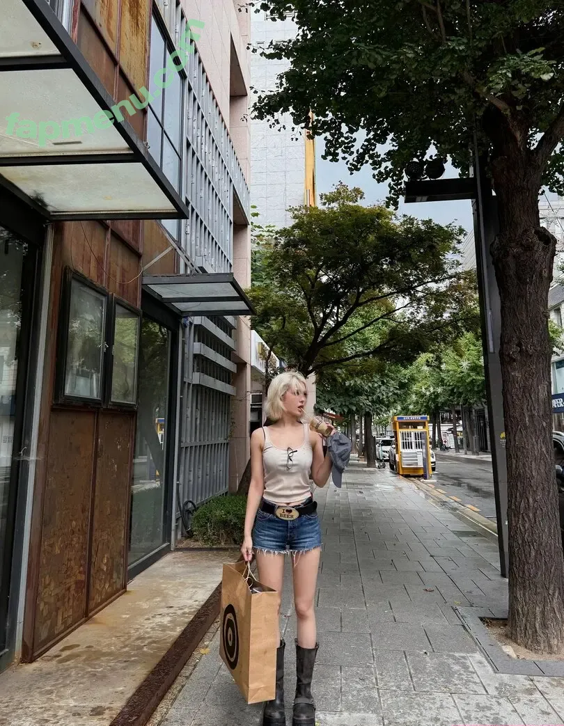Jeon Somi nude photo #0628 (ENNIK SOMI / somsomi0309)