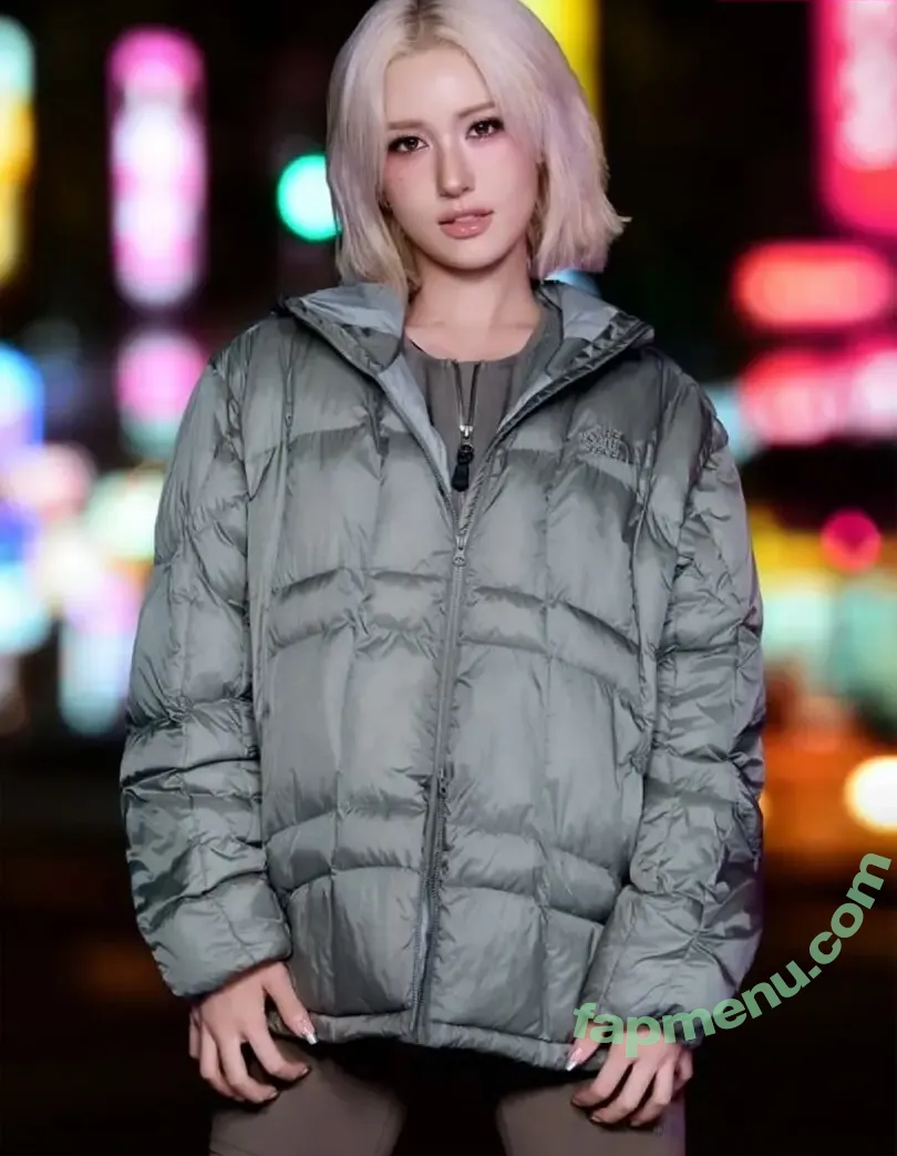 Jeon Somi nude photo #0686 (ENNIK SOMI / somsomi0309)