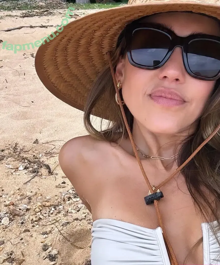 Jessica Alba nude photo #2623 (jessicaalba)