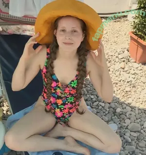 Jessie Cave / jessiecave nude photo #0023