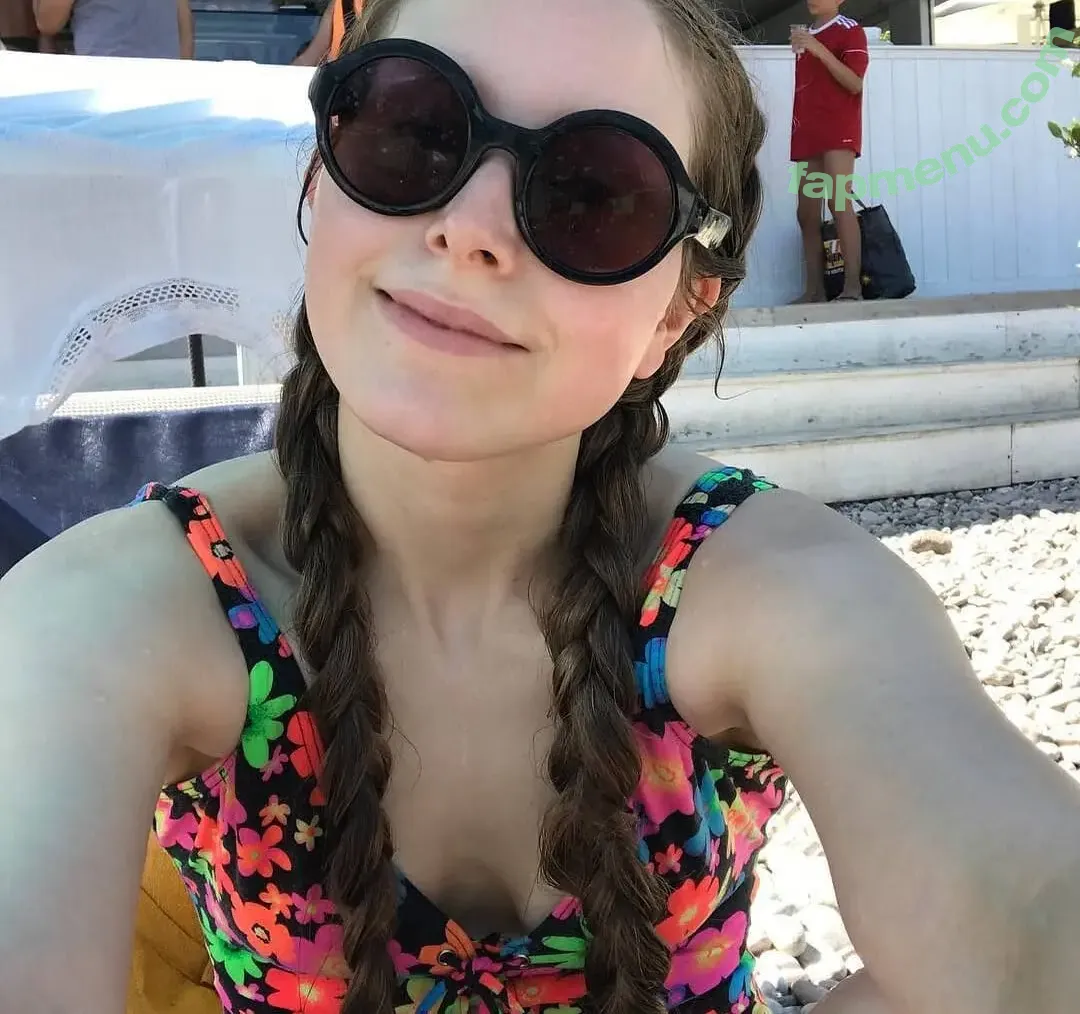 Jessie Cave nude photo #0034 (jessiecave)