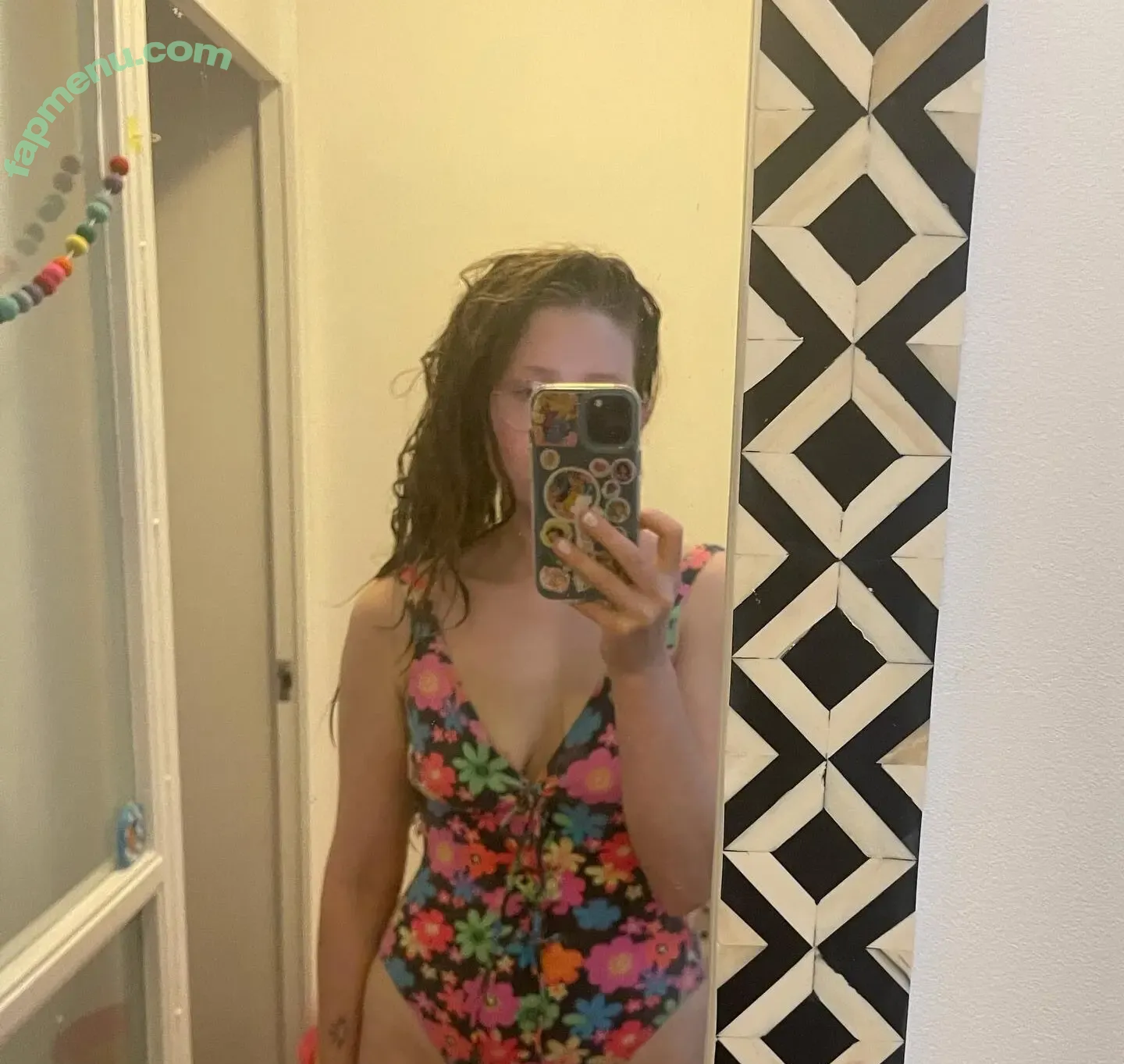 Jessie Cave nude photo #0056 (jessiecave)