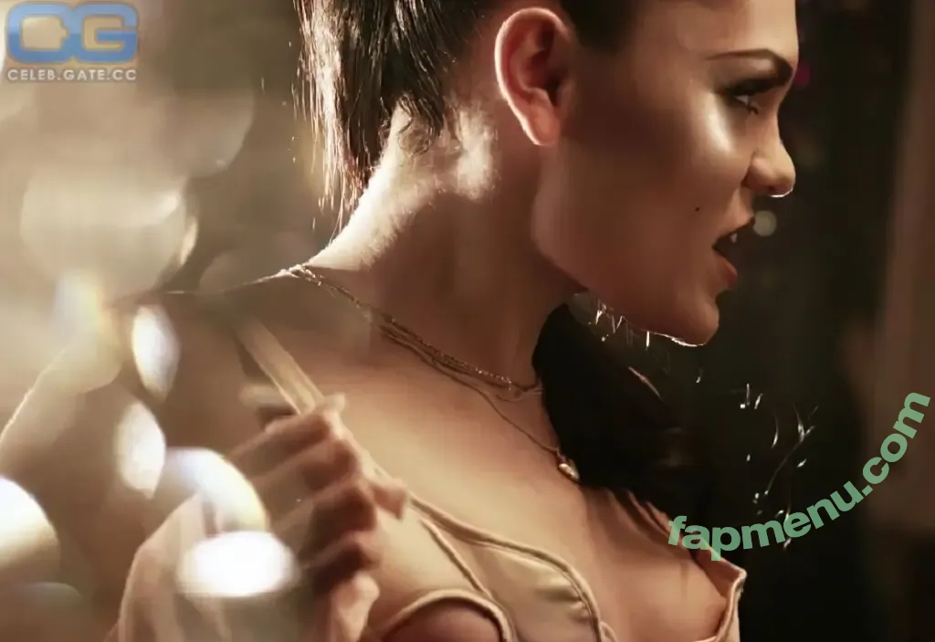 Jessie J nude photo #0257 (jessie-j / jessiej)