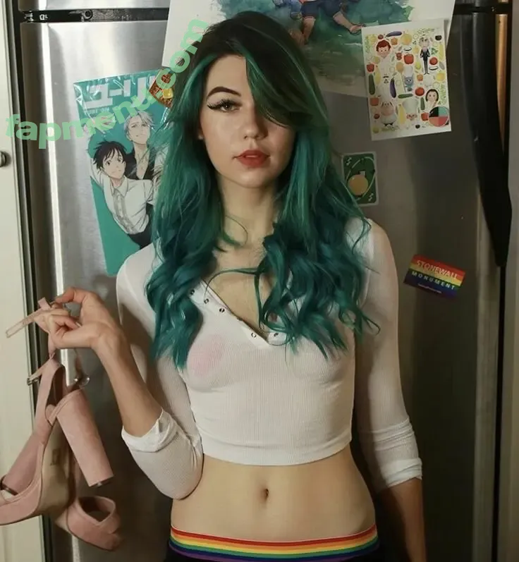 Jessie Paege nude photo #0102 (jessiepaege)
