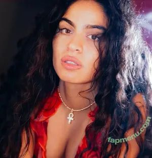 Jessie Reyez / jessie.reyes21 / jessiereyez nude photo #0081