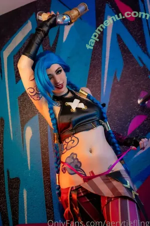 Jinx Cosplay Arcane / LeagueLegends / jinxedyumeria nude photo #0020