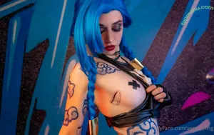 Jinx Cosplay Arcane / LeagueLegends / jinxedyumeria nude photo #0029